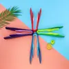 En stock clip de plástico tres en uno traje clip para alimentos puesto clip para comida cocinada clip para snacks pan clip de entrenamiento para niños