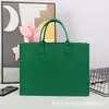 Bolsas de feltro feitas sob medida, sacolas de compras com impressão de logotipo, designs coloridos de alta qualidade, brindes promocionais corporativos e sacolas de presente