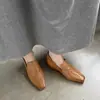 Zapatos de cuero para commuting invisibles que aumentan la altura, mocasines de piel de vaca lavada, zapatos de vestir de cuero genuino de punta cuadrada de tacón medio para otoño 2026
