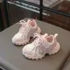 Outono 2026 Novo Tênis de Caminhada de Malha Infantil Respirável Anticolisão Antiderrapante Resistente ao Desgaste Tênis Esportivo Outdoor para Meninos e Meninas