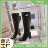 Sapatos Femininos de Comércio Exterior Não São Vendidos o Ano Todo; Estão Disponíveis Apenas para as Estações Primavera e Outono. Botas de Couro Femininas de Salto Médio-Alto