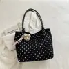 Bolso de mano de lunares nuevo, elegante y moderno para 2026, con un diseño único, alto atractivo estético y un look relajado y chic, con una gran capacidad adecuada para ir al trabajo