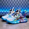 Zapatillas Deportivas Transpirables de Cuero para Niños Dibujos Animados Hebilla Giratoria Otoño 2026 Zapatos Deportivos con Luces Antideslizantes Suela Suave para Niños