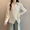 Coleção Outono 2026: Blusa Estilosa Plus Size com Patchwork de Renda e Detalhe de Laço, Caimento Afinando, Perfeita para o Trabalho