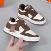 Zapatos para Niñas 2026 Primavera y Otoño Nuevas Zapatillas de Moda Zapatos Deportivos para Niños Versátiles Casuales Suela Suave Zapatos Blancos para Niños Mayores