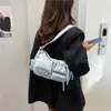 Bolso Axila Personalizado Estilo Coreano Estilo Motociclista para Mujer, Nuevo Primavera 2026 Textura Retro Versátil Bolso de Hombro y Cruzado