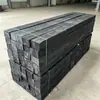 Los durmientes empapados en aceite se utilizan para la construcción de vías férreas en minas, ofreciendo resistencia a altas temperaturas y propiedades anticorrosivas.
