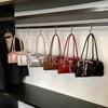 Niche Design Bolsa de Axila Feminina 2025 Primavera Nova Moda Vintage Bolsa Tote Grande Capacidade Bolsa Geral para Mulheres