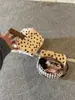 Bolsa de almacenamiento de maquillaje portátil linda estilo coreano, estilo Ins, Bolsa de cámara de felpa con estampado de leopardo retro de lunares amarillos