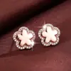 Pendientes de Lujo Ligero de Trébol de Cinco Hojas Incrustados de Diamantes para Mujer, Pendientes Florales de Moda y de Gama Alta, Estilo Nuevo, Pendientes Versátiles y Elegantes