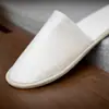 Pantuflas Desechables de Tela de Algodón Perlado, Engrosadas para Salones de Belleza, Hoteles y Casas de Huéspedes, Venta al por Mayor para Uso de Huéspedes en Interiores, Venta al por Mayor del Fabricante