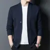 Cárdigan de manga larga para hombre, colección primavera/otoño 2026, chaqueta ajustada de moda juvenil, prendas de punto de estilo coreano a la última.