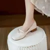 Zapatos de salón bajos de estilo francés para mujer, nuevos de otoño 2026, versátiles, con perlas, suela blanda, tipo zapato de abuela, Mary Janes de punta cuadrada