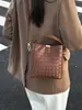 Bolso de Cubo Tejido de Alta Gama para Mujer 2026 Nuevo Bolso de Hombro Casual Bolso de Mano Versátil para el Trabajo Bolso Cruzado