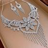 Collar con pendientes y borlas de flores de diamantes, diseño exagerado de Europa y Estados Unidos, cadena de clavícula con sentido de alto sentido, joyería Joker al por mayor para mujeres