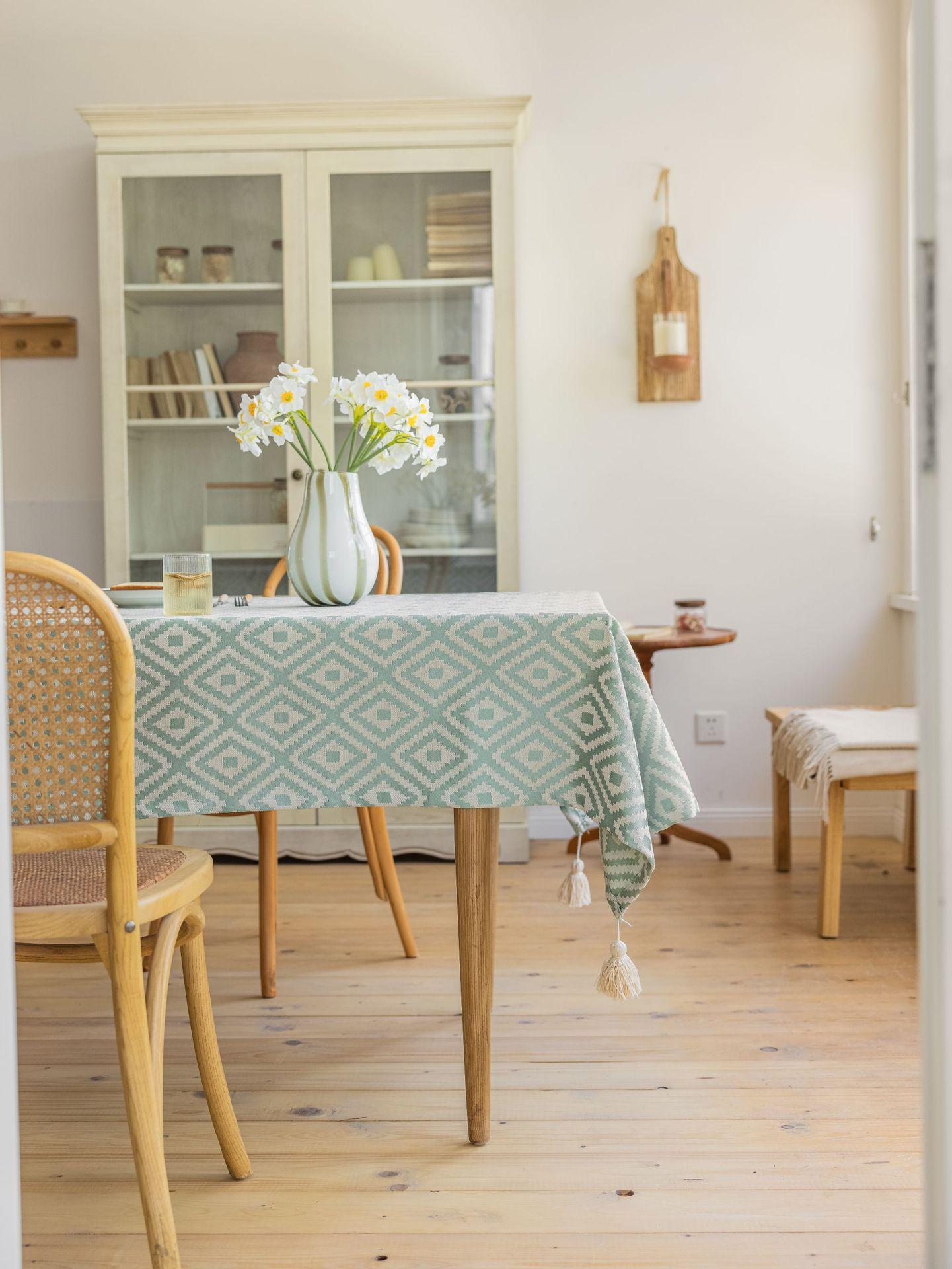 绿色小菱形 四个白流苏