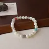 Pulsera de Nácar Natural con Concha Blanca, Elástica, Diseño Original Único, Exquisitos Accesorios de Cuentas de Cristal Multigemas Apilables