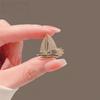 Broche de vela pequeño, insignia de temperamento de alta gama para hombres y mujeres, pin de vela suave, hebilla anti-luz, accesorios de ramillete para traje