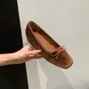 Nueva colección de otoño 2026 estilo coreano: Zapatos planos de terciopelo elegantes y versátiles para mujer, con punta poco profunda, suela suave y adecuados tanto para el trabajo como para uso casual.