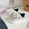 Zapatos blancos de suela gruesa de estilo casual y fresco, nuevo modelo de otoño, mocasines de nicho modernos y versátiles 88-8305