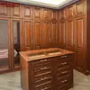 Armario de Dormitorio Estilo Americano Hecho a Medida para Toda la Casa, Puerta de Madera Maciza, Armario Estilo Chino Nuevo y Personalización de Vestidor