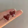 2022 Nuevos Pendientes Franceses Vintage de Esmalte Color Vino Tinto con Circonita Corazón de Amor Pendientes Divertidos Juguetones para Mujer Pendientes de Corazón Melocotón
