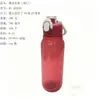 Taza de agua de plástico para hombre y mujer estudiantes, súper vendida en TikTok, botella de agua portátil con tapa abatible y pajita para la escuela RS-202282