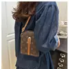 2025 Nuevo Estilo de Verano Bolso Cruzado Personalizado para Hombro para Mujer Diseño de Nicho Casual Textura Simple Bolsa Cuadrada Pequeña