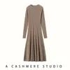 Vestido de Cachemira 26 Otoño/Invierno Nuevo para Mujer, de Cuello Redondo Medio Alto, Largo por Encima de la Rodilla, Ajustado, de Lana