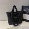 Bolso Grande de Capacidad para Mujer, de Alta Gama, Moderno y Versátil, Bolso de Hombro o Axila, Bolso Tote Sencillo Casual para el Día a Día
