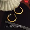 Pendientes de Aro Retro Cepillados Mate Dorados Estilo Mid-Century Ligeros Vintage, Elegantes, Sencillos y de Alta Gama