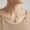 Colar de trevo de quatro folhas em prata de lei S925, luxo leve, nicho, para usar no verão, corrente média-longa requintada, gargantilha, atacado