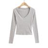Camiseta de manga larga con escote en V profundo y hombros descubiertos para mujer, otoño 2024, estilo coreano, ajustada, sexy, de cuello bajo