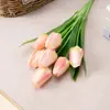 Flores de seda artificial, follaje falso y flores simuladas: un juego de 7 tulipanes pequeños, perfectos para decoraciones de bodas, accesorios de fotografía y arreglos florales de interior