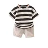 Traje de niño 2022 verano nuevo camiseta moda infantil casual rayas anchas manga corta nueva ropa infantil al por mayor