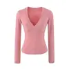 Camiseta blanca de manga larga con cuello en V, dulce y elegante, estilo francés para mujer, una nueva colección de primavera que presenta un top base único, hermoso y elegante