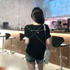 Carta de Amor de VeranoCamiseta casual relajada con estampado de corazón y letra, cuello redondo, manga corta, top estilizado y versátil