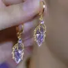 2026 Nuevo Estilo de Alta Gama Lujo Ligero Minimalista Nicho Oro Circonita Hoja Brazaletes para Oreja Pendientes de Mujer Elegantes Accesorios para Orejas para Damas