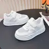Tenis Blancos para Niños Modelo Verano 2026 Zapatos con Paneles de Malla para Niños Zapatos para Caminar de Suela Suave para Bebé Zapatos Deportivos Transpirables para Niñas
