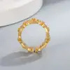 Anillo Popular Rico Flor Dorada Pequeña de Xiaohongshu 2025 Nuevo Estilo Antiguo Industria Pesada Brillante Flor de Osmanthus con Diamantes Completos