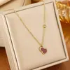 Pulseira de Aço Titânio com Casca Vermelha em Formato de Cabaça para Mulheres, Novo Estilo Chinês, Design de Nicho de Luxo Leve, Banhada a Ouro 18K, Versátil, Fashion, Sensação de Alto Padrão