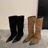 Menina Nômade! Botas de cowboy western estilo deserto para mulheres, com acabamento desgastado, bico fino e design franzido e desfiado, perfeitas para o inverno e como botas de cano alto