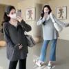 Blusas de Maternidade 2025 Outono Nova Moda Estilo Coreano Renda Costurada Camada Interna Solta e Versátil Camisa Base