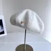 Boina Prata Brilhante para Mulheres, Chapéu de Pintor Espesso e Quente para Outono e Inverno, Chapéu Simples com Logo de Coração de Comissária de Bordo, Tendência de Chapéu da Moda