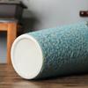 Jarrón de aspecto alto de 35 cm Cerámica de Jingdezhen Jarrón azul y blanco Muebles para el hogar Sala de modelos Recipiente para flores con borde dorado