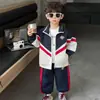 Conjunto Tendência e Estiloso para Meninos, Nova Coleção Primavera 2026 Estilo Coreano Moda de Rua Conjunto de Duas Peças Infantil, Corta-vento para Primavera e Outono