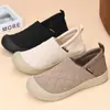 Sapatos de Pano Novos e Antigos de Pequim para Primavera e Verão 2025, Slip-on, Sola Macia Antiderrapante, Sapatos Preguiçosos Leves Confortáveis para Mães