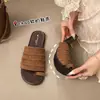 Estilo Streetwear Cool e Personalizado Estilo de Rua Cool Tendência Fashionável Chinelos de Rua 2024 Mais Vendidos Sapatos Femininos Leves Tendência