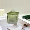 Venta al por mayor de fábrica botella cuadrada vacía de 200 ml multicolor degradado botella de vidrio para aromaterapia sin fuego recipiente vacío ratán para aromaterapia