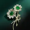 Broche de Regalo de Cumpleaños, Gama Alta y Lujoso, Incrustado con Circonita, Versátil, Accesorio Femenino de Lujo Ligero, Joyería para el Festival Qixi
